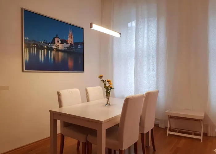 Helle Altbauwohnung